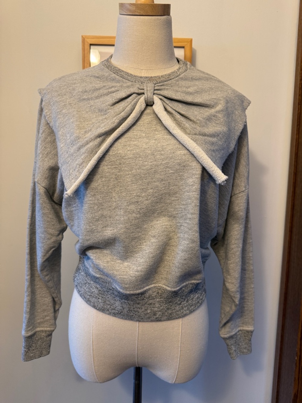 THE GREAT. Light Gray Crewneck Sweatshirt